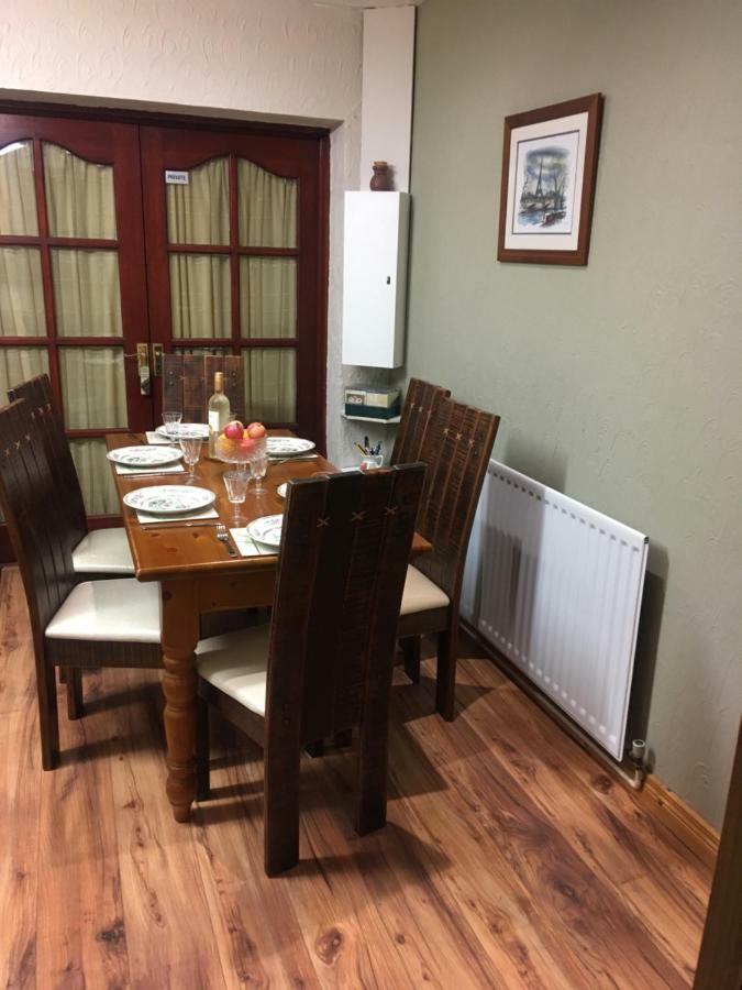 Burndavis Lodge 巴利米纳 外观 照片